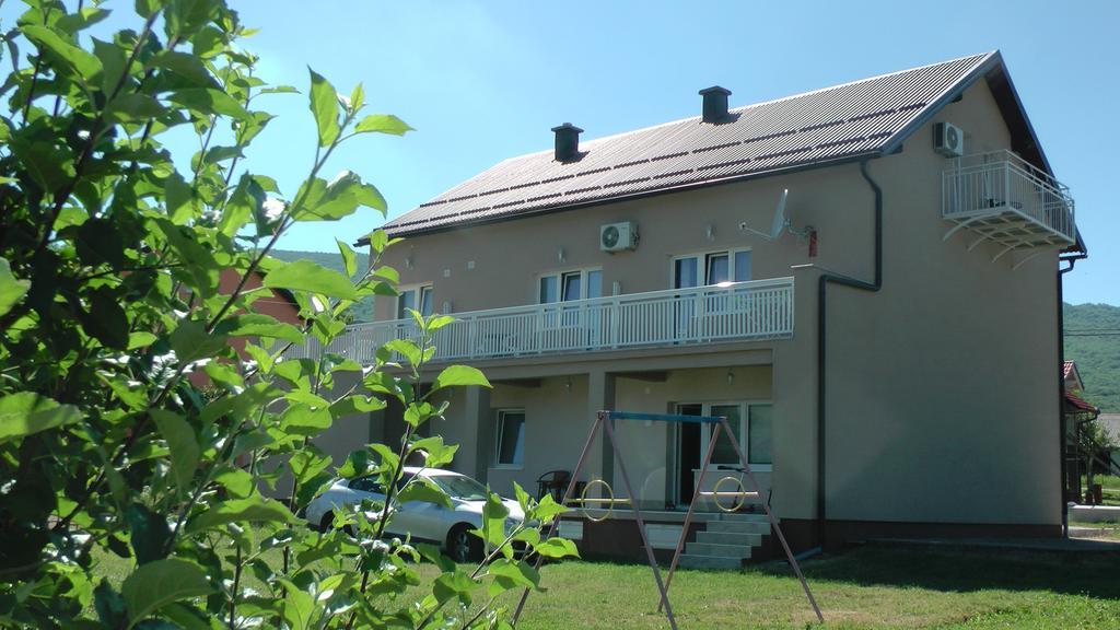 Apartment And Rooms Aracic Korenica Exteriér fotografie